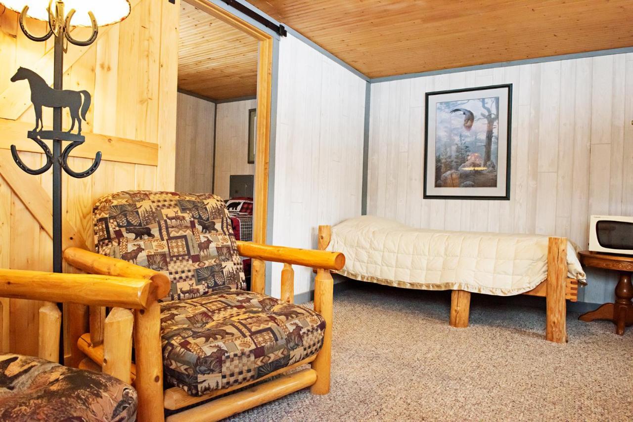 Spur Of The Moment Ranch Hotell Mountain Eksteriør bilde